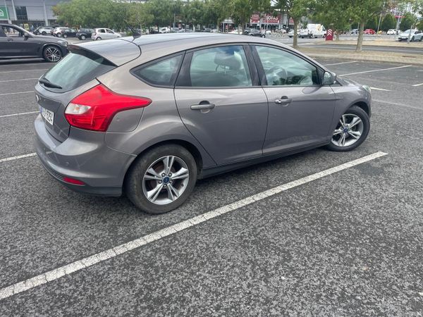 Ford Focus Hatchback, Diesel, 2014, Brown