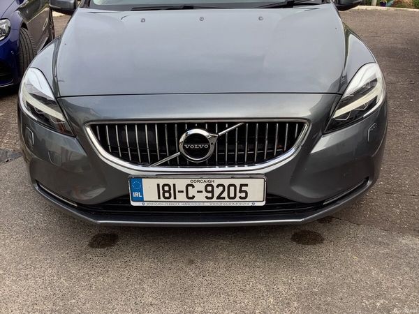 Volvo V40 Hatchback, Diesel, 2018, Grey
