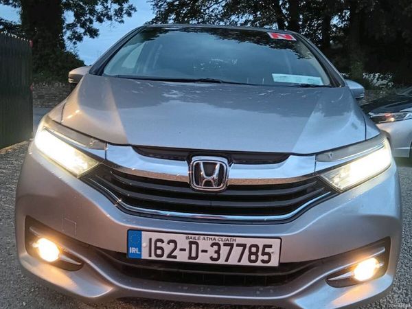 Honda Shuttle MPV, Petrol Hybrid, 2016, Silver
