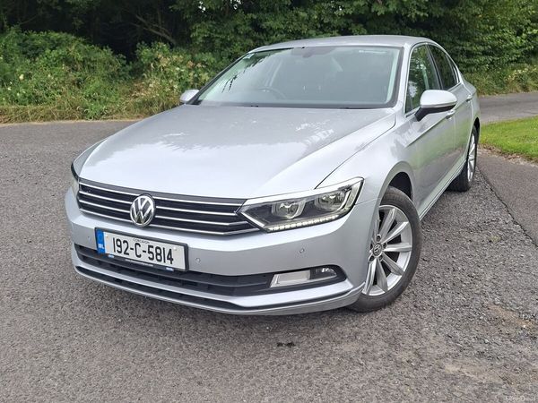 Volkswagen Passat Saloon, Diesel, 2019, Silver