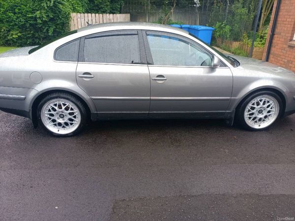 Volkswagen Passat Saloon, Diesel, 2004, Grey