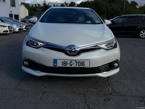 Toyota Auris Hatchback, Petrol Hybrid, 2018, White