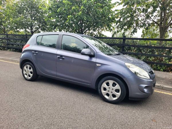 Hyundai i20 Hatchback, Petrol, 2011, Grey