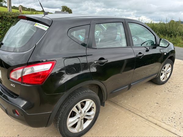 Nissan Qashqai Hatchback, Diesel, 2011, Black