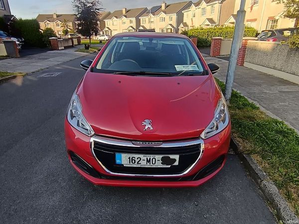 Peugeot 208 Hatchback, Petrol, 2016, Red