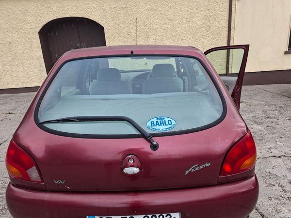 Ford Fiesta Hatchback, Petrol, 1997, Red