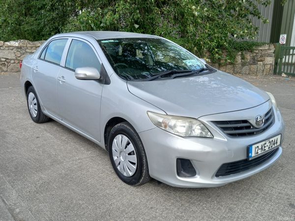 Toyota Corolla Saloon, Diesel, 2012, Silver