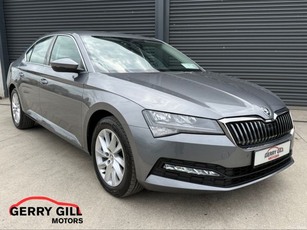 Skoda Superb Hatchback, Diesel, 2023, Grey