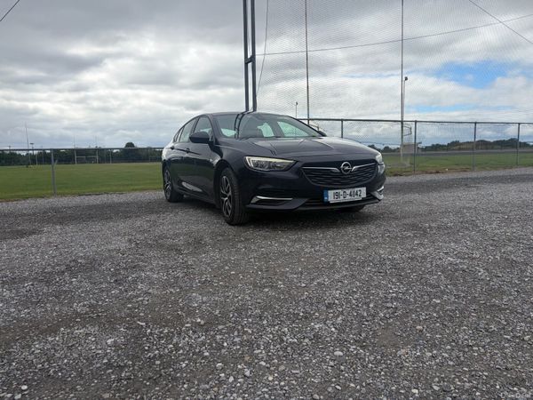 Opel Insignia Hatchback, Diesel, 2019, Blue