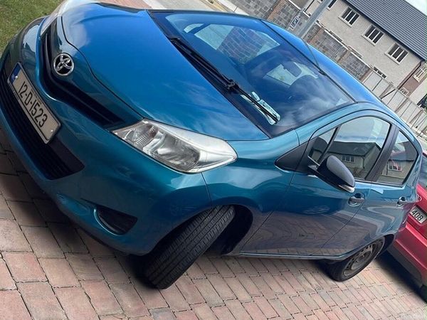 Toyota Yaris Hatchback, Petrol, 2012, Green