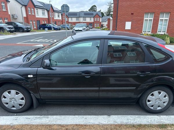 Ford Focus Hatchback, Petrol, 2006, Black