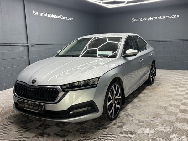 Skoda Octavia Hatchback, Diesel, 2021, Grey
