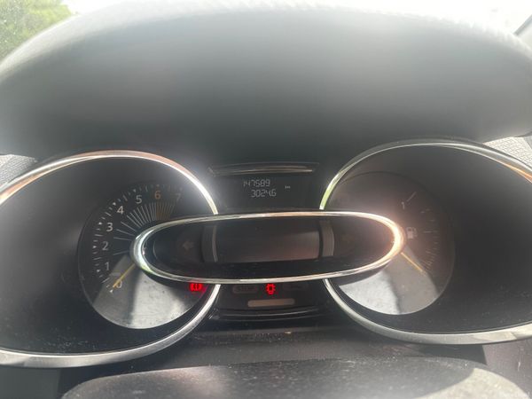 Renault Clio Hatchback, Petrol, 2014, Grey