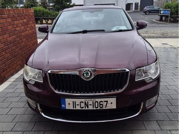Skoda Superb Saloon, Diesel, 2011, Red