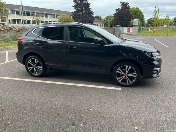 Nissan Qashqai Hatchback, Diesel, 2018, Black