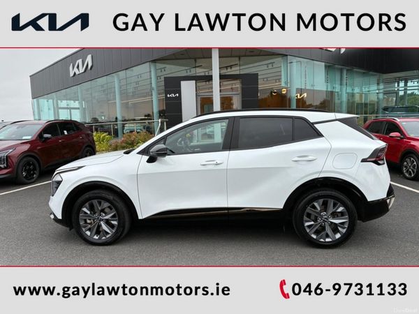 Kia Sportage MPV, Petrol Hybrid, 2024, White