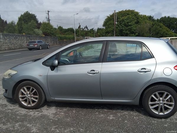 Toyota Auris Hatchback, Diesel, 2008, Silver