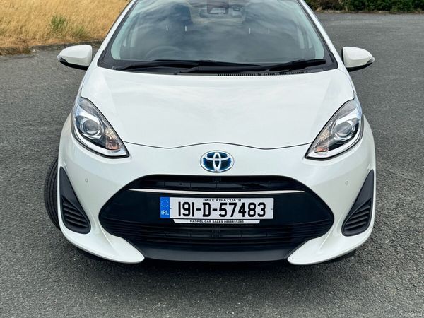 Toyota Aqua Hatchback, Petrol Hybrid, 2019, White