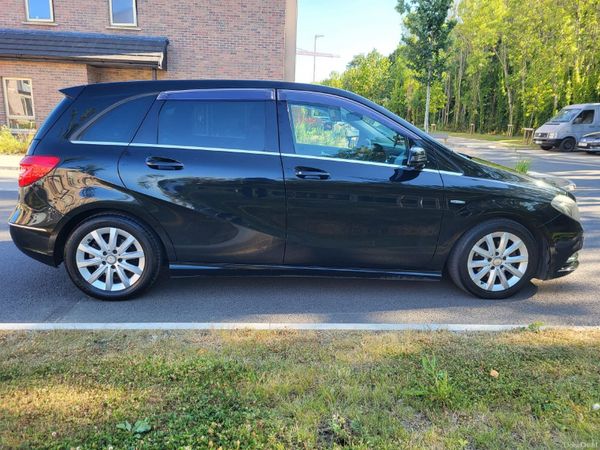 Mercedes-Benz B-Class MPV, Petrol, 2012, Black