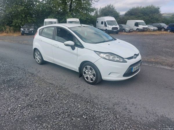 Ford Fiesta Hatchback, Diesel, 2010, White