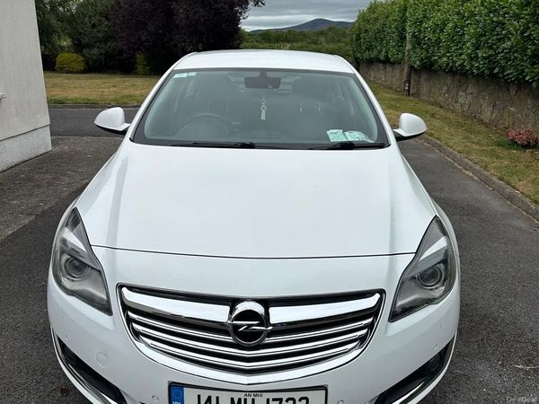 Opel Insignia Hatchback, Diesel, 2014, White