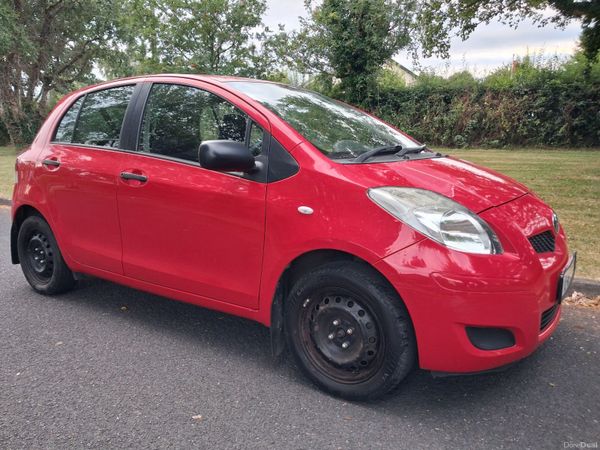 Toyota Yaris Hatchback, Petrol, 2010, Red