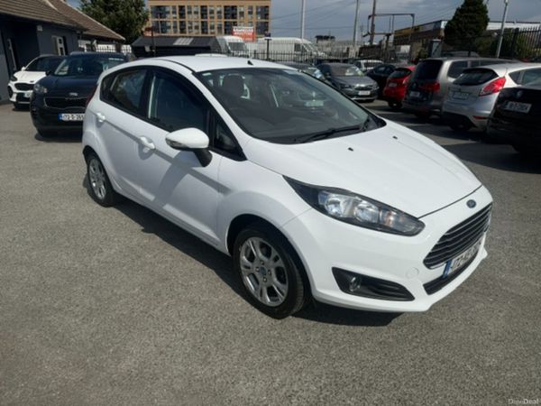 Ford Fiesta Hatchback, Petrol, 2017, White