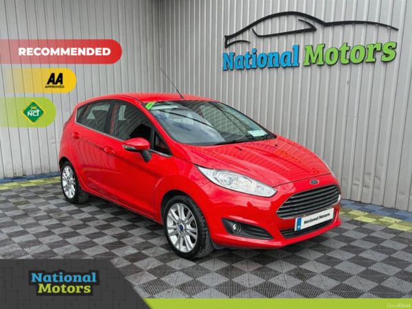 Ford Fiesta Hatchback, Petrol, 2015, Red