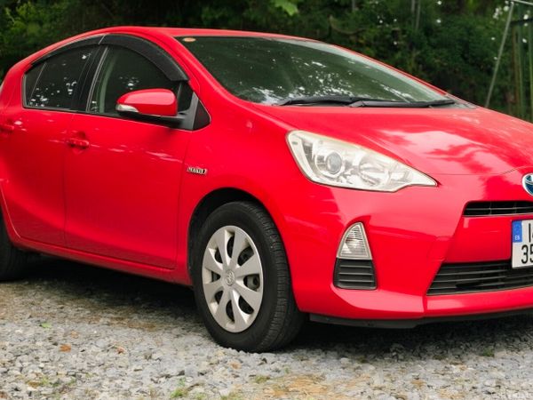Toyota Aqua Hatchback, Petrol Hybrid, 2014, Red
