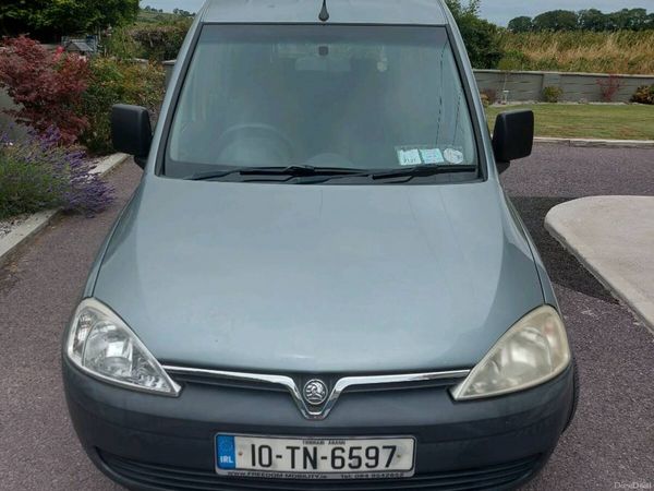 Vauxhall Combo MPV, Diesel, 2010, Silver