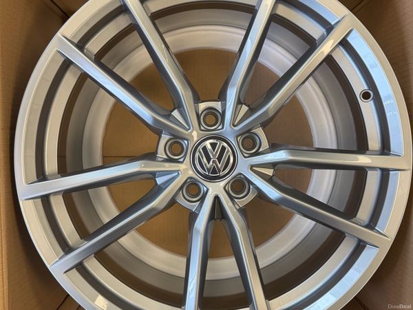 Volkswagen Golf Estate, Petrol, 2019, Blue