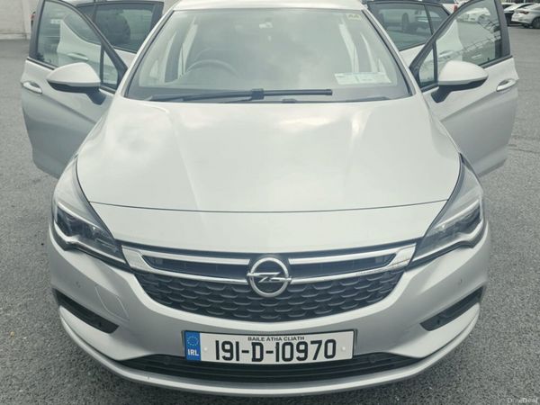 Opel Astra Hatchback, Petrol, 2019, Grey