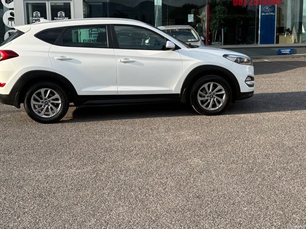 Hyundai Tucson SUV, Diesel, 2017, White