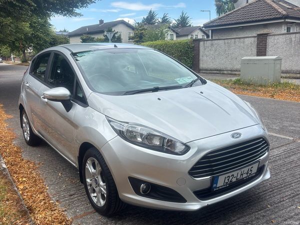 Ford Fiesta Hatchback, Petrol, 2013, Silver