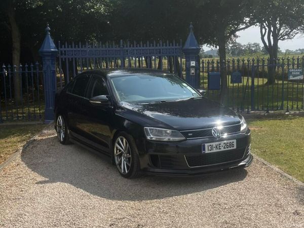 Volkswagen Jetta Saloon, Diesel, 2013, Black