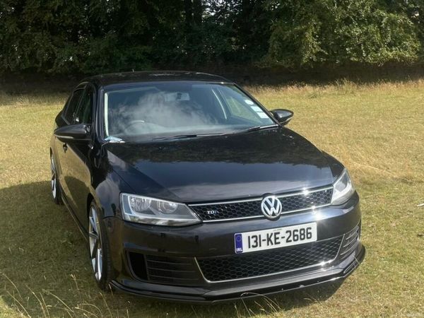 Volkswagen Jetta Saloon, Diesel, 2013, Black