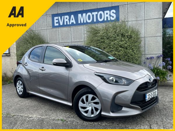 Toyota Yaris Hatchback, Petrol Hybrid, 2022, Grey