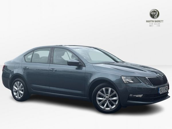 Skoda Octavia Hatchback, Diesel, 2019, Grey