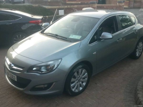 Vauxhall Astra Hatchback, Diesel, 2012, Silver