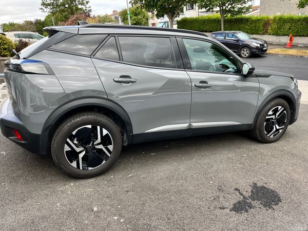 Peugeot 2008 MPV, Petrol, 2024, Grey