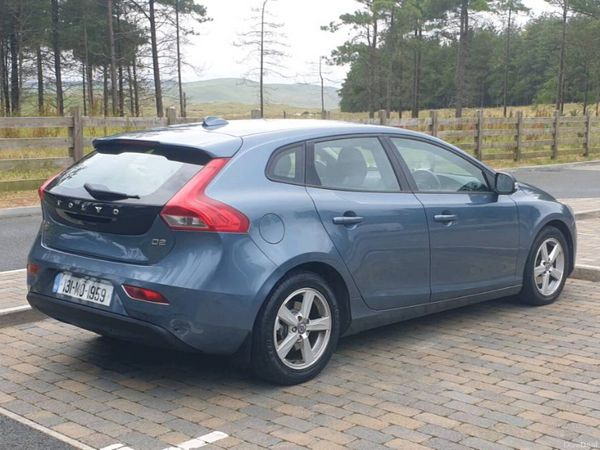 Volvo V40 Hatchback, Diesel, 2013, Blue