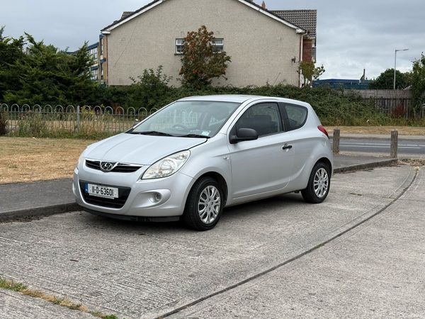 Hyundai i20 Hatchback, Petrol, 2011, Silver