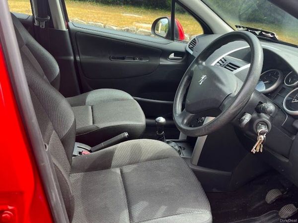 Peugeot 207 Hatchback, Petrol, 2012, Red