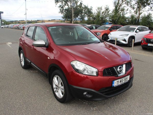 Nissan Qashqai Hatchback, Diesel, 2011, Red