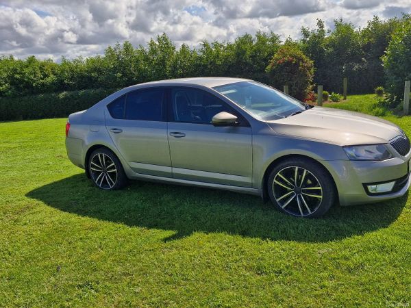 Skoda Octavia Saloon, Diesel, 2014, Beige
