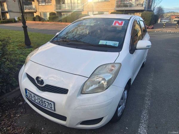 Toyota Vitz Hatchback, Petrol, 2009, White