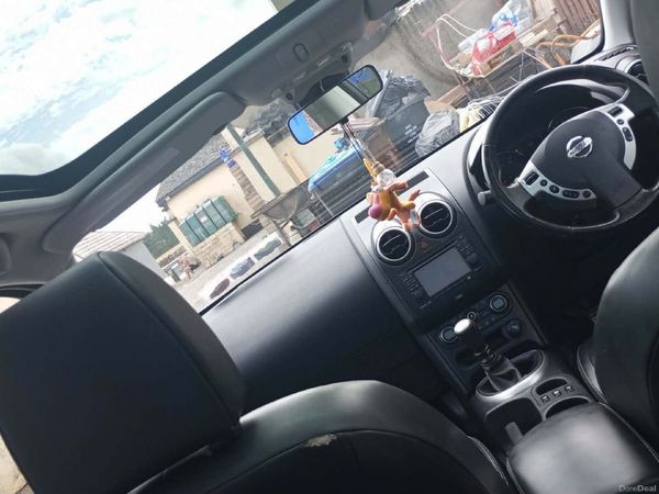 Nissan Qashqai Hatchback, Diesel, 2013, Grey