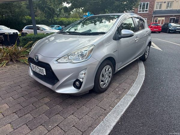 Toyota Aqua Hatchback, Petrol Hybrid, 2016, Silver