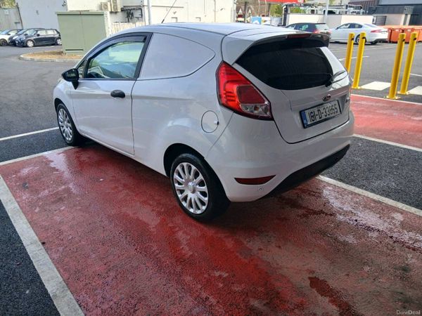 Ford Fiesta Hatchback, Diesel, 2016, White