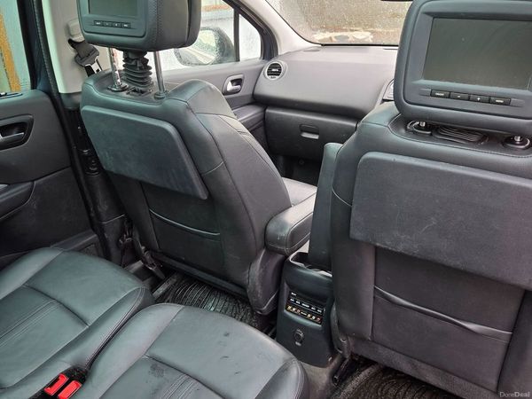 Peugeot 5008 MPV, Diesel, 2016, Blue